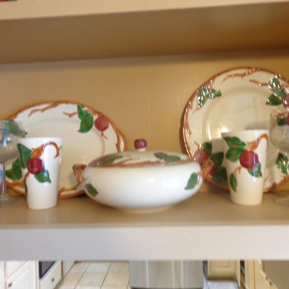 158 pieces Francican Apple 1940's - 2010 Local Pick Up only - Picture 11 of 16